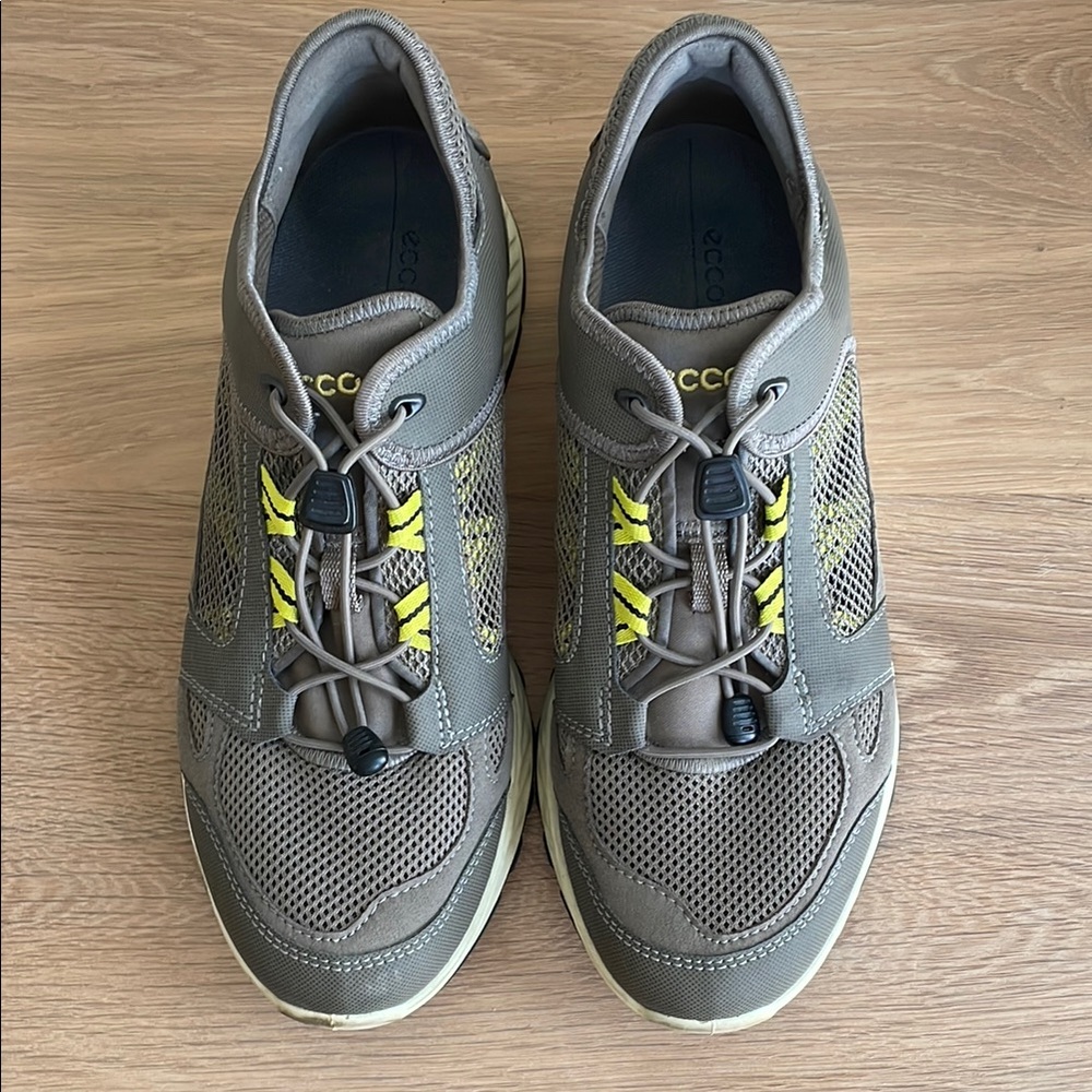 ECCO EXOSTRIDE MEN’S HIKING/WALKING ATHLETIC SHOES Size 9 Grey/Neon Yellow
